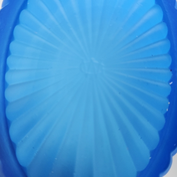 VINTAGE WESTMORELAND FROSTED BLUE SATIN GLASS CAT IN BASKET CANDY DISH - Picture 10 of 15